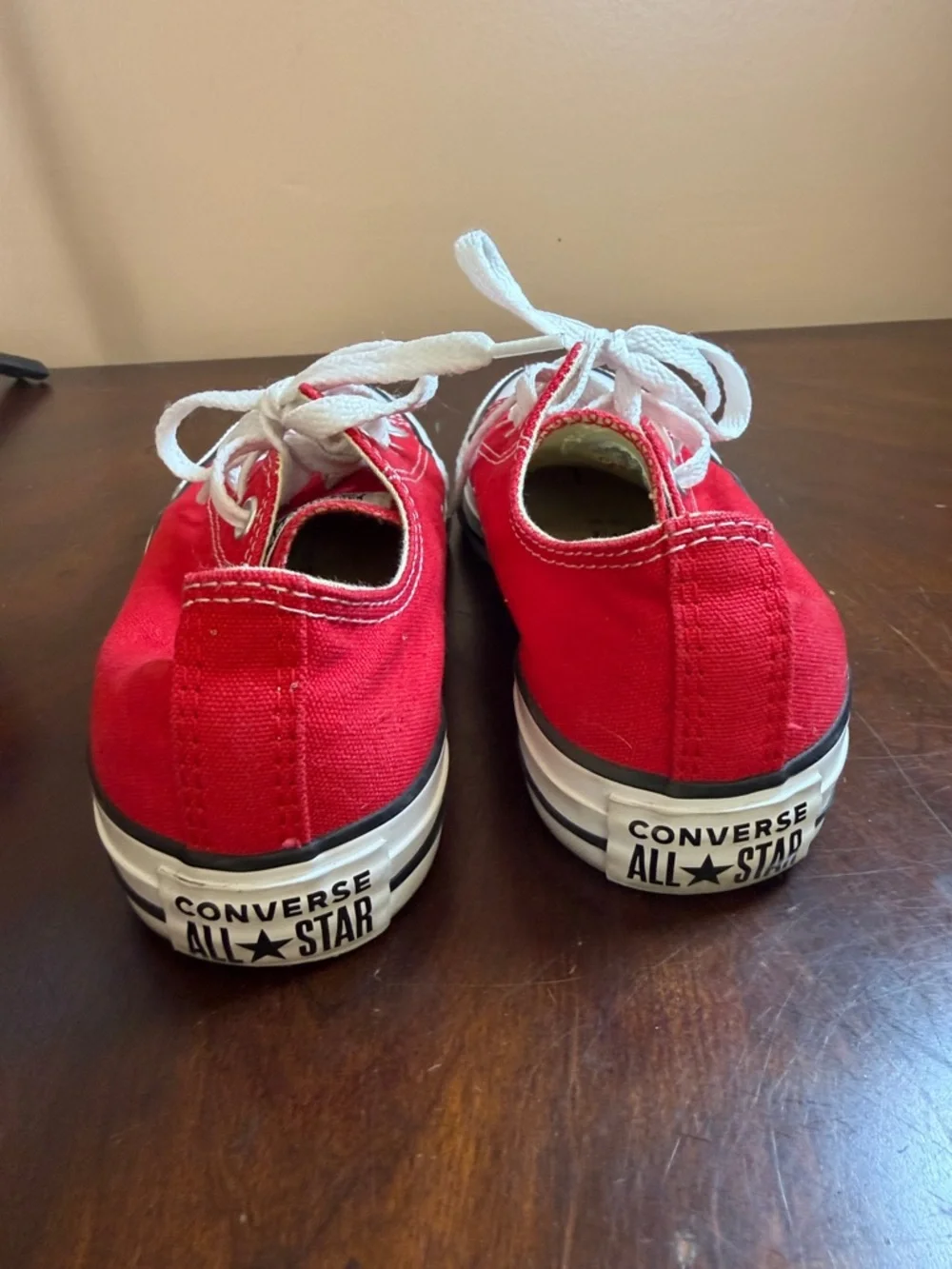 Converse Low Top Sneakers in Red and‎ White